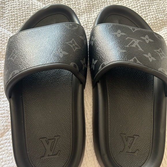 Louis Vuitton Slides Black! Perfect Condition! - Picture 5 of 11